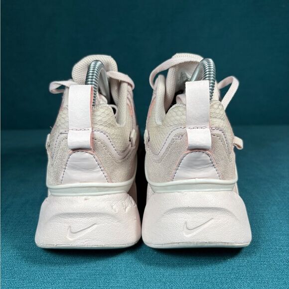 Size 7.5 - Women’s Nike Ryz 365 Barely rose shoes - Picture 2 of 8